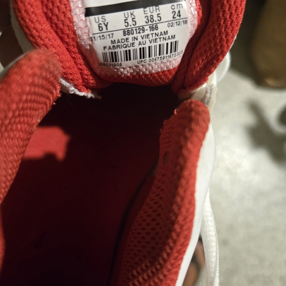 Nike Kids Red White Football Cleats 6y - Picture 3 of 3